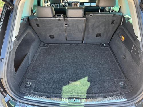 2011 Volkswagen Touareg — photo 34