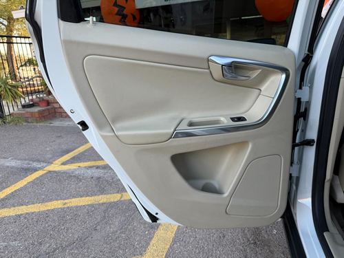 2013 Volvo Xc60 — photo 18