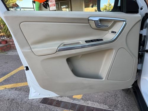 2013 Volvo Xc60 — photo 28
