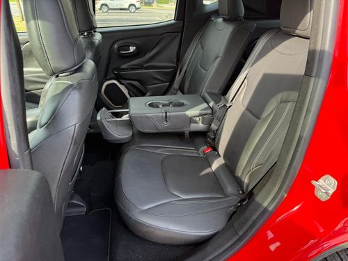 2015 Jeep Renegade — photo 26