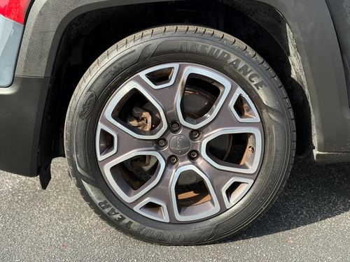 2015 Jeep Renegade — photo 13