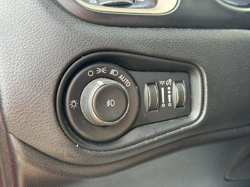 2015 Jeep Renegade — photo 36