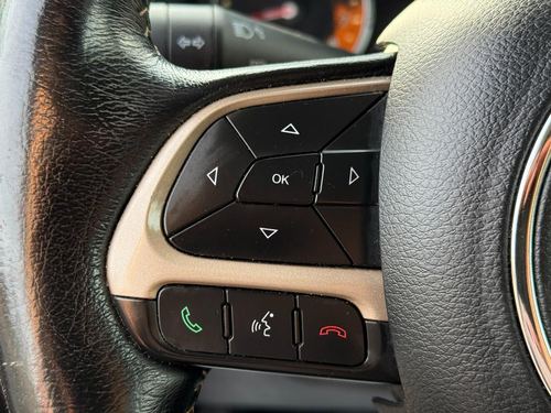 2015 Jeep Renegade — photo 37