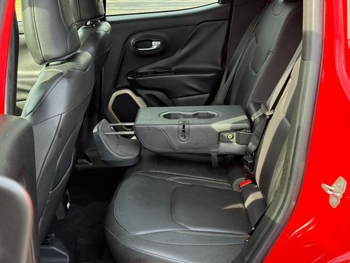 2015 Jeep Renegade — photo 28