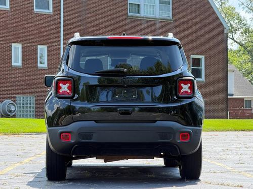 2019 Jeep Renegade — photo 8