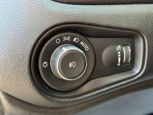 2019 Jeep Renegade — photo 23