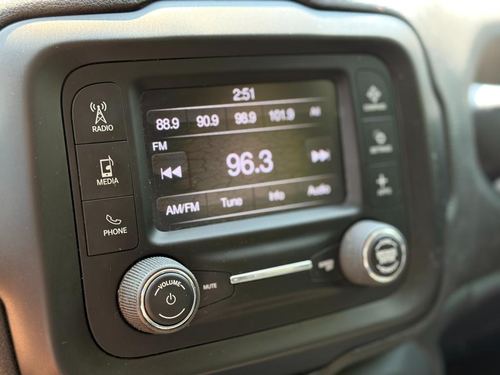 2019 Jeep Renegade — photo 32