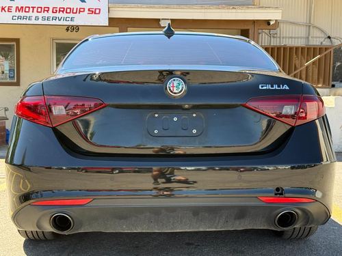 2017 Alfa Romeo Giulia — photo 6