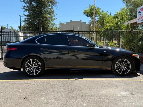 2017 Alfa Romeo Giulia — photo 9