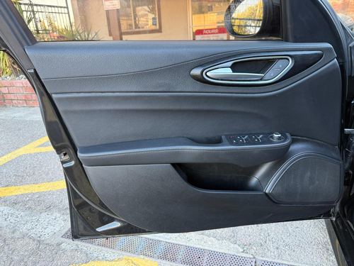 2017 Alfa Romeo Giulia — photo 14