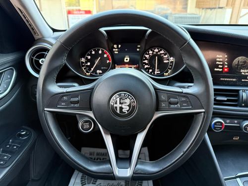 2017 Alfa Romeo Giulia — photo 18