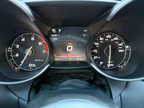 2017 Alfa Romeo Giulia — photo 19