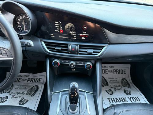 2017 Alfa Romeo Giulia — photo 20