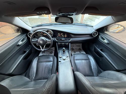 2017 Alfa Romeo Giulia — photo 22