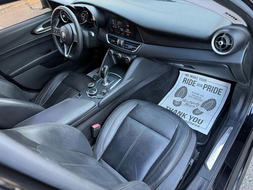 2017 Alfa Romeo Giulia — photo 23