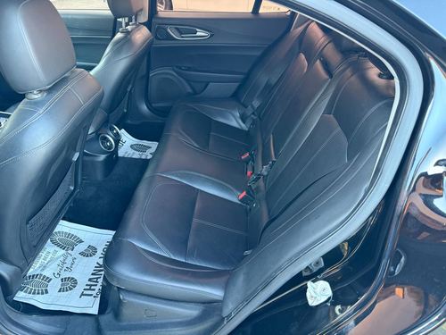 2017 Alfa Romeo Giulia — photo 32