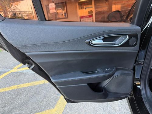2017 Alfa Romeo Giulia — photo 34