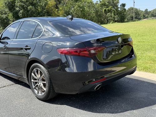 2017 Alfa Romeo Giulia — photo 11