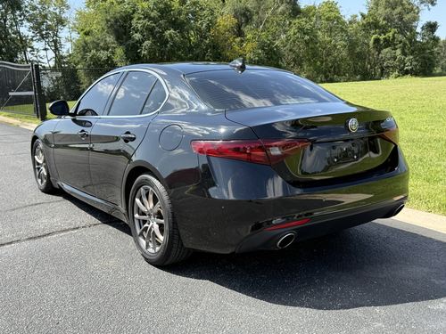 2017 Alfa Romeo Giulia — photo 12