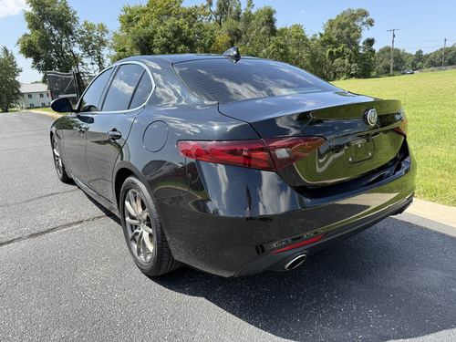 2017 Alfa Romeo Giulia — photo 14