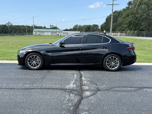 2017 Alfa Romeo Giulia — photo 15