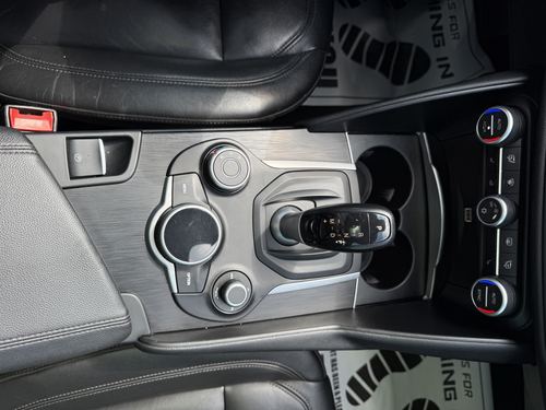 2017 Alfa Romeo Giulia — photo 21