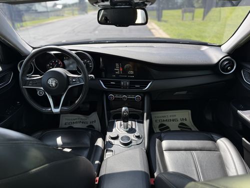 2017 Alfa Romeo Giulia — photo 33