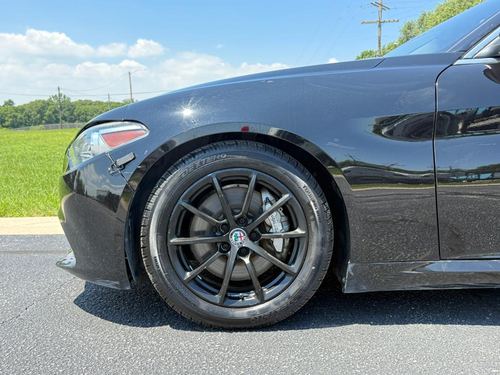 2017 Alfa Romeo Giulia — photo 7