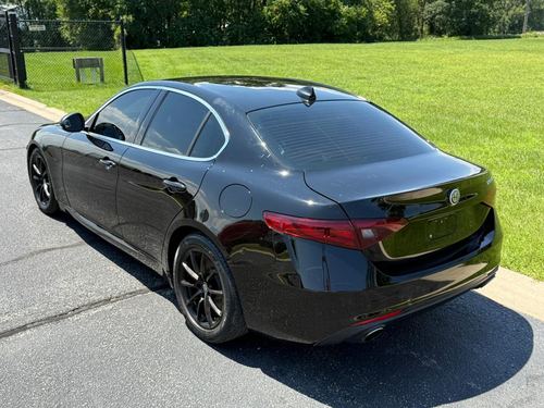 2017 Alfa Romeo Giulia — photo 11