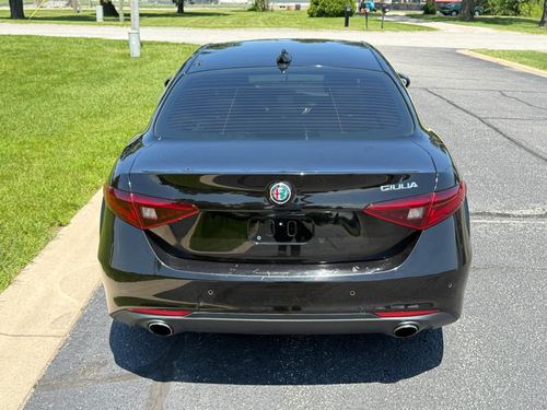 2017 Alfa Romeo Giulia — photo 15