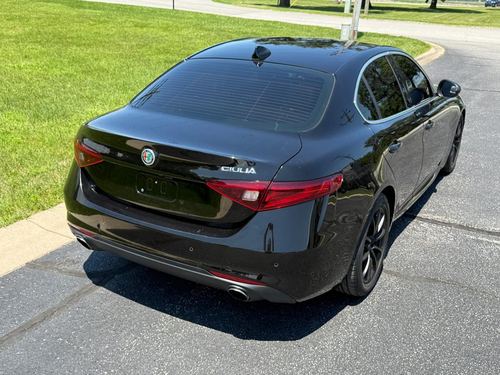 2017 Alfa Romeo Giulia — photo 17
