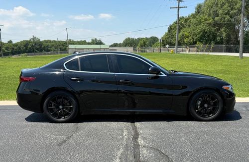 2017 Alfa Romeo Giulia — photo 18