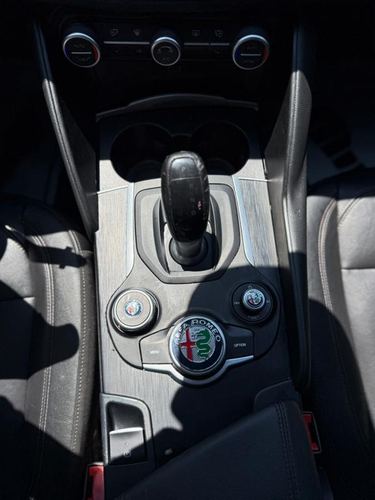 2017 Alfa Romeo Giulia — photo 20