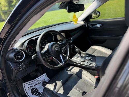 2017 Alfa Romeo Giulia — photo 26