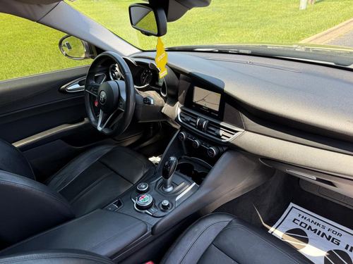 2017 Alfa Romeo Giulia — photo 42