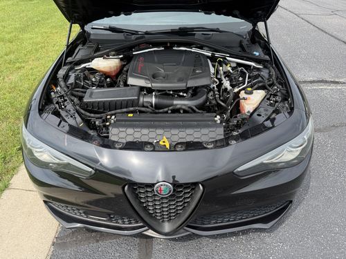 2017 Alfa Romeo Giulia — photo 2