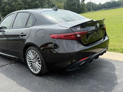 2017 Alfa Romeo Giulia — photo 12