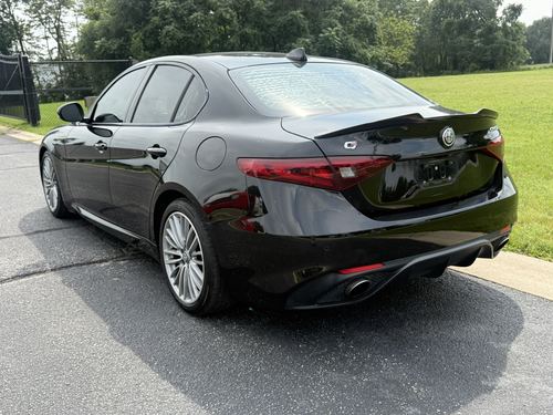 2017 Alfa Romeo Giulia — photo 13
