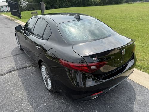 2017 Alfa Romeo Giulia — photo 14