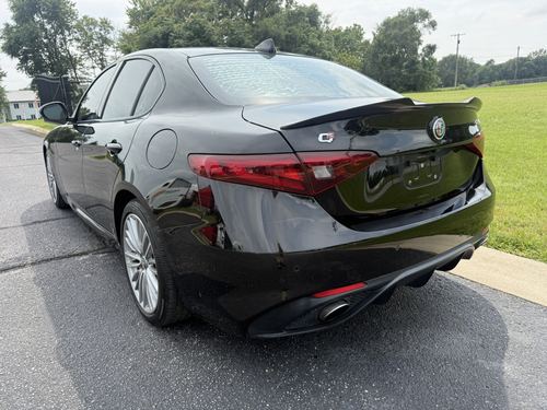 2017 Alfa Romeo Giulia — photo 15