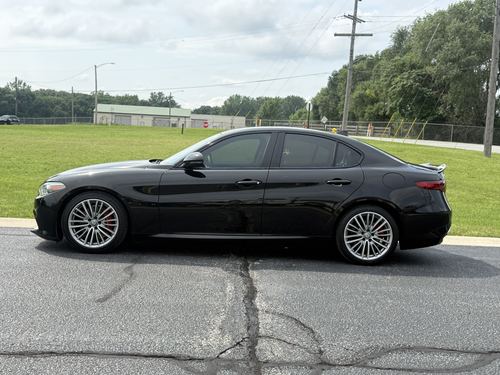 2017 Alfa Romeo Giulia — photo 16