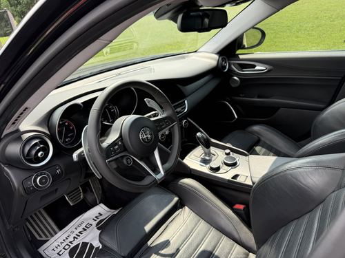 2017 Alfa Romeo Giulia — photo 27