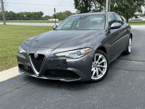 2018 Alfa Romeo Guilia — photo 16