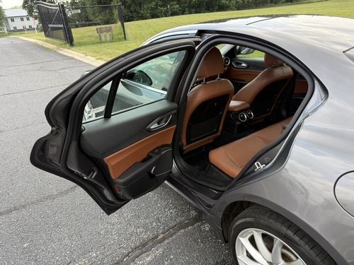 2018 Alfa Romeo Guilia — photo 40