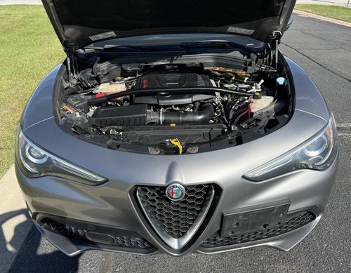 2018 Alfa Romeo Stelvio — photo 3