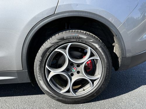 2018 Alfa Romeo Stelvio — photo 9