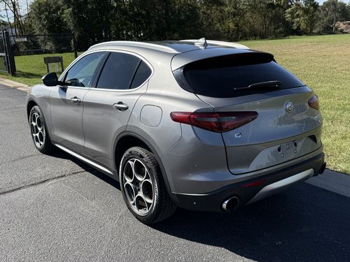 2018 Alfa Romeo Stelvio — photo 11