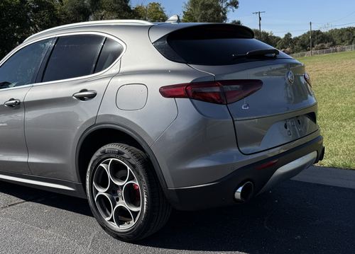 2018 Alfa Romeo Stelvio — photo 12
