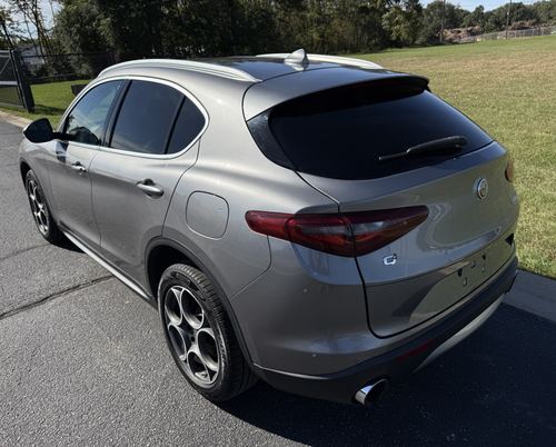 2018 Alfa Romeo Stelvio — photo 14