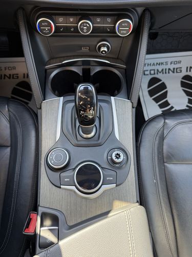 2018 Alfa Romeo Stelvio — photo 22